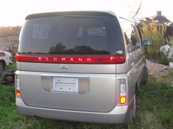 2003 Nissan Elgrand Photos