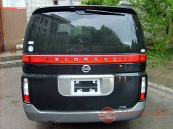2004 Nissan Elgrand Photos