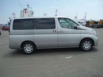 2005 Nissan Elgrand Pictures