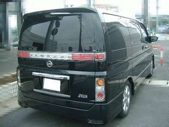 2005 Nissan Elgrand Pictures