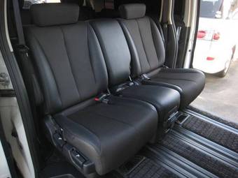 2006 Nissan Elgrand Pictures