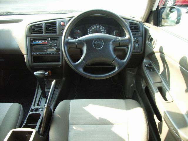 1999 Nissan Expert Pictures