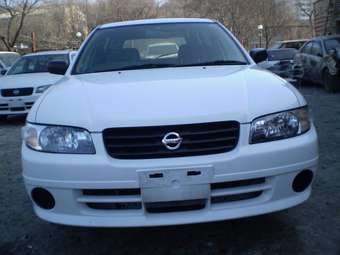 2004 Nissan Expert Pictures