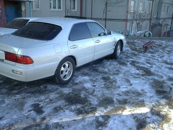 Nissan gloria 1998