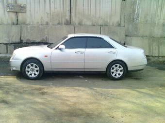 1999 Nissan Gloria Photos