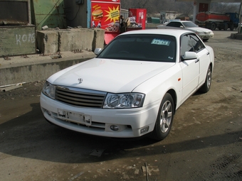 2000 Nissan Gloria