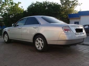 2000 Nissan Gloria Pictures