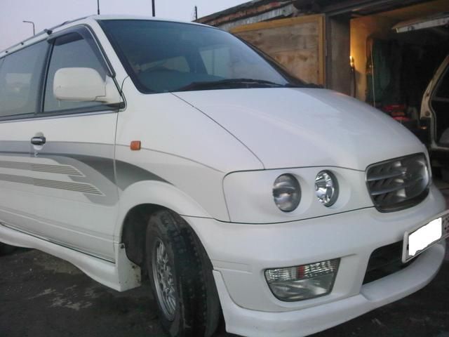 Nissan largo 1998