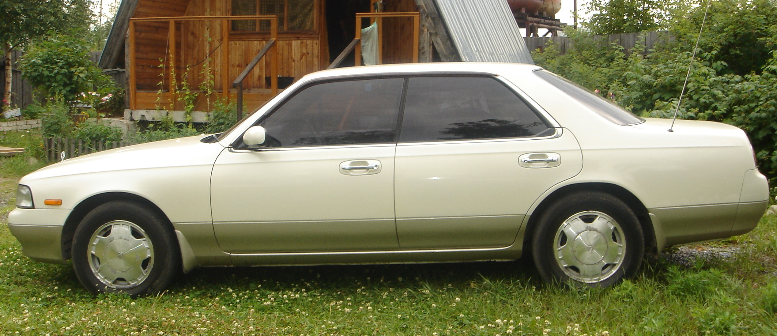 Nissan laurel 1993