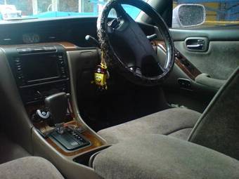 1999 Nissan Laurel Pictures