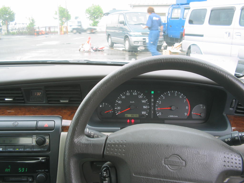 2000 Nissan Laurel Images