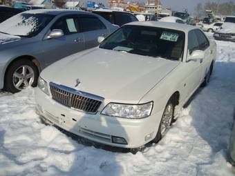 2000 Nissan Laurel Photos