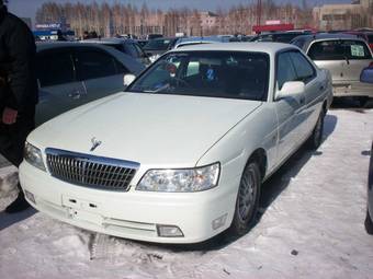 2000 Nissan Laurel Pictures