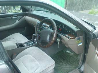 2000 Nissan Laurel Pictures