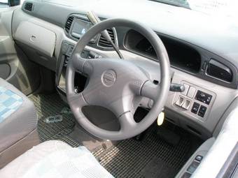 1999 Nissan Liberty Photos