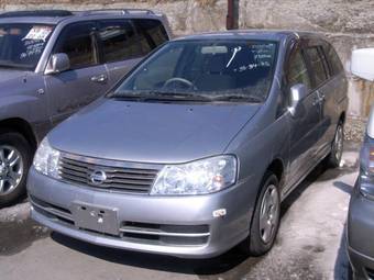 2001 Nissan Liberty Photos