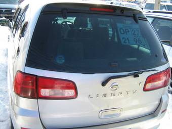 2001 Nissan Liberty Photos