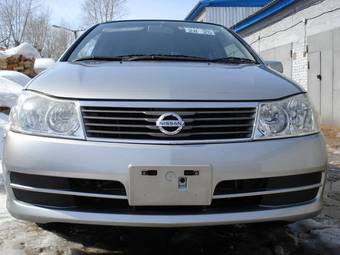 2002 Nissan Liberty Photos