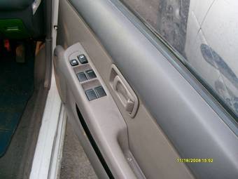 1999 Nissan March Images
