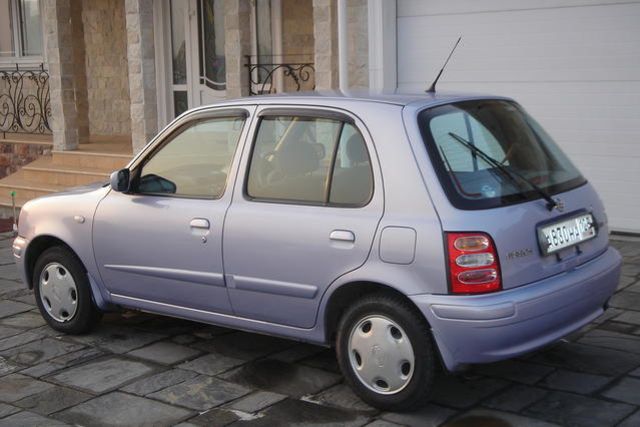 2000 Nissan March