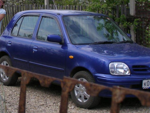 2001 Nissan March