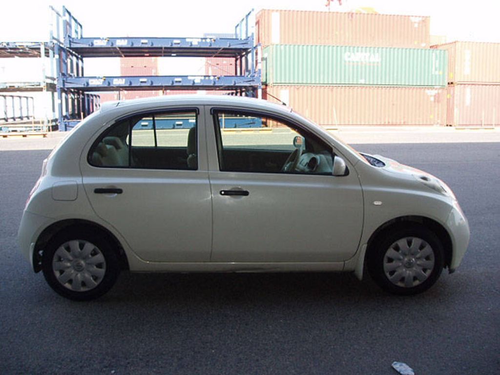 2002 Nissan March