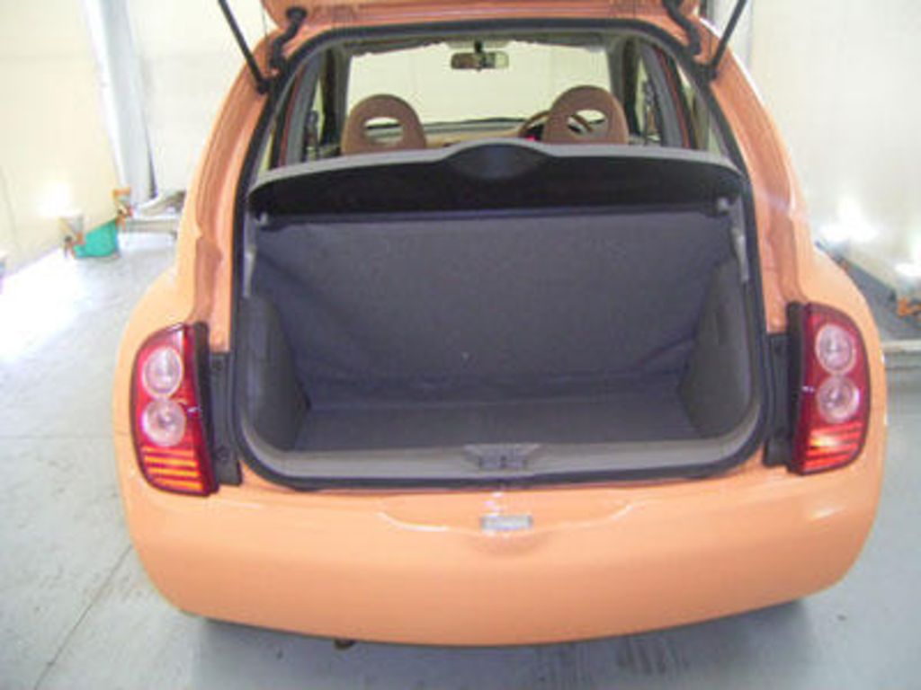 2003 Nissan March