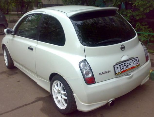 2003 Nissan March