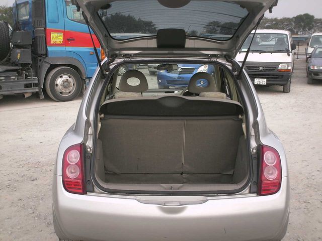 2003 Nissan March