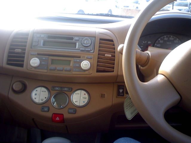 2004 Nissan March