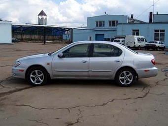 2000 Nissan Maxima Pictures