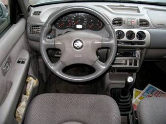 2001 Nissan Micra Pictures