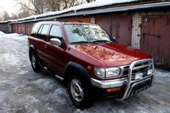 1999 Nissan Pathfinder Pictures