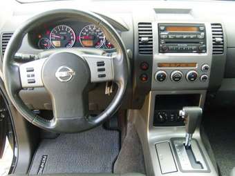 2004 Nissan Pathfinder Pictures