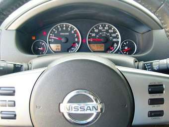 2004 Nissan Pathfinder Pictures