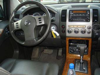 Стартер ниссан патфайндер р51. Nissan Pathfinder 2004 салон. Ниссан Патфайндер 2004 салон. Nissan Pathfinder 1996 салон. Ниссан Патфайндер р51 салон.