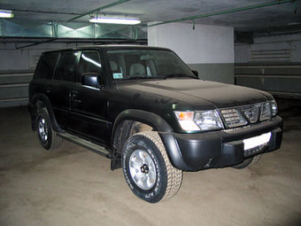 1998 Nissan Patrol Photos