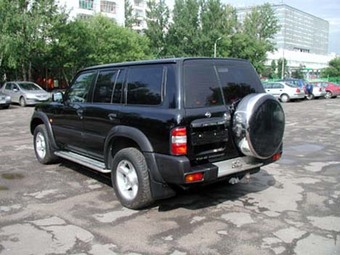 1998 Nissan Patrol Photos