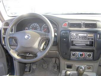 2002 Nissan Patrol Pictures