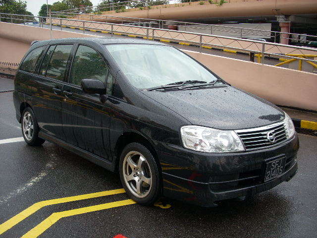 nissan prairie 2004