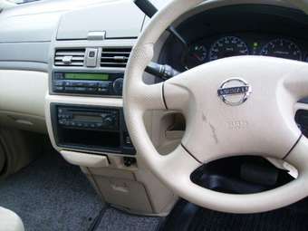 2003 Nissan Presage Pictures