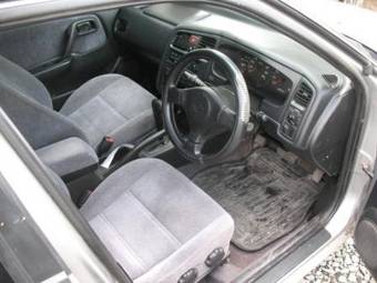 1999 Nissan Primera Pictures