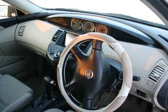 2001 Nissan Primera Pictures