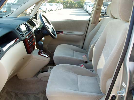 2002 Nissan Primera Pictures