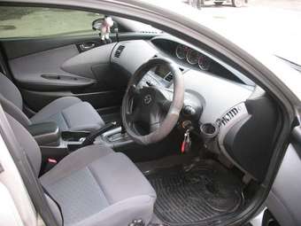 2002 Nissan Primera Pictures