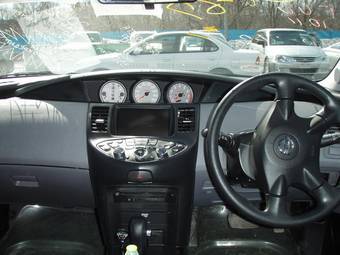 2002 Nissan Primera Pictures