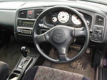 1999 Nissan Primera Wagon Pictures