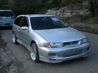 1997 Nissan Pulsar Pictures