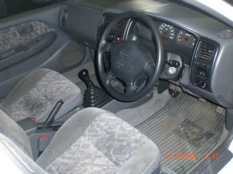 1999 Nissan Pulsar Pictures