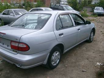 1999 Nissan Pulsar Pictures